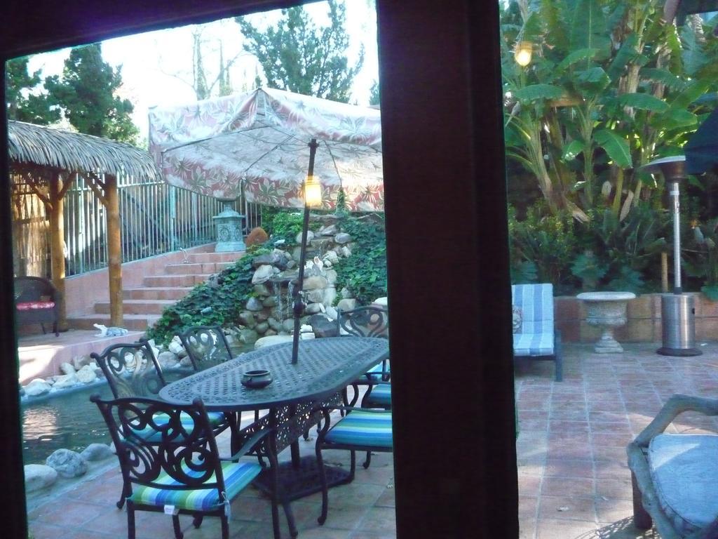 לוס אנג'לס Woodland Hills Calabasas Guesthouses מראה חיצוני תמונה