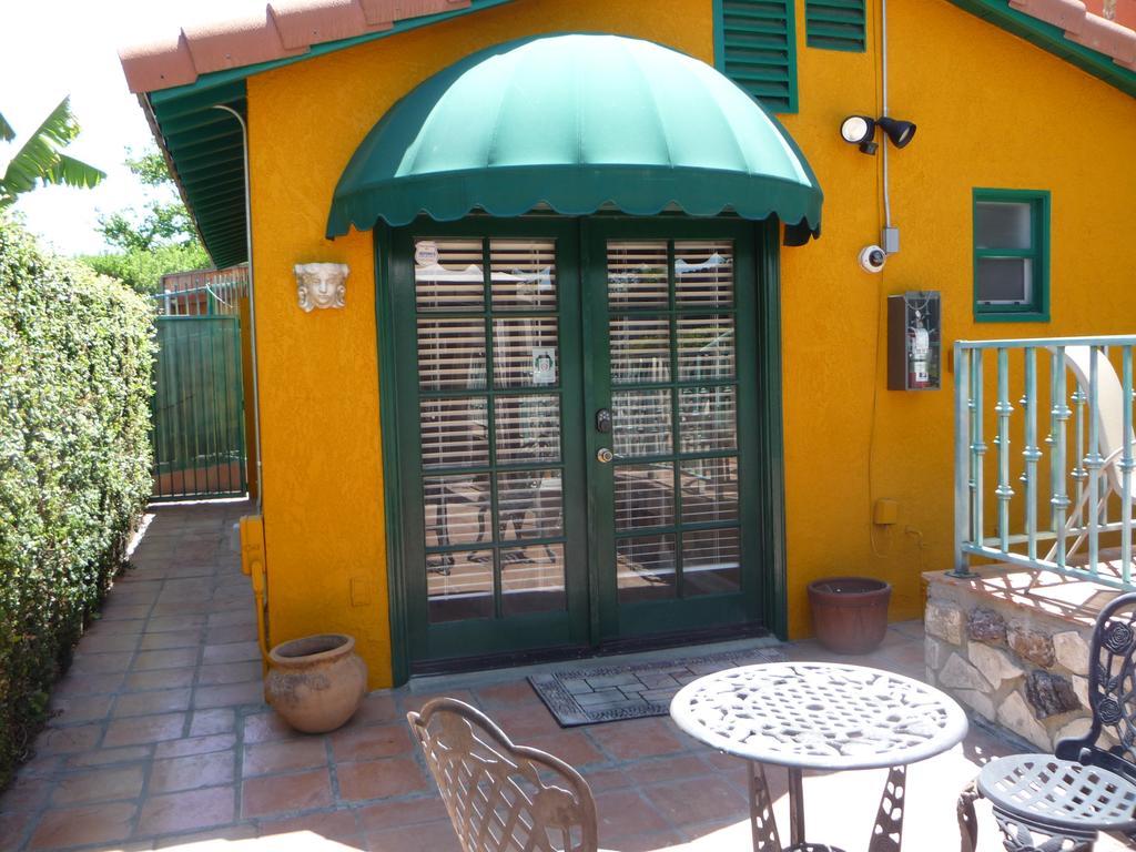 לוס אנג'לס Woodland Hills Calabasas Guesthouses מראה חיצוני תמונה
